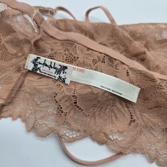 Free People Lace Floral Bralette Large Beige Stretch Scalloped NWOT - Picture 4 of 10
